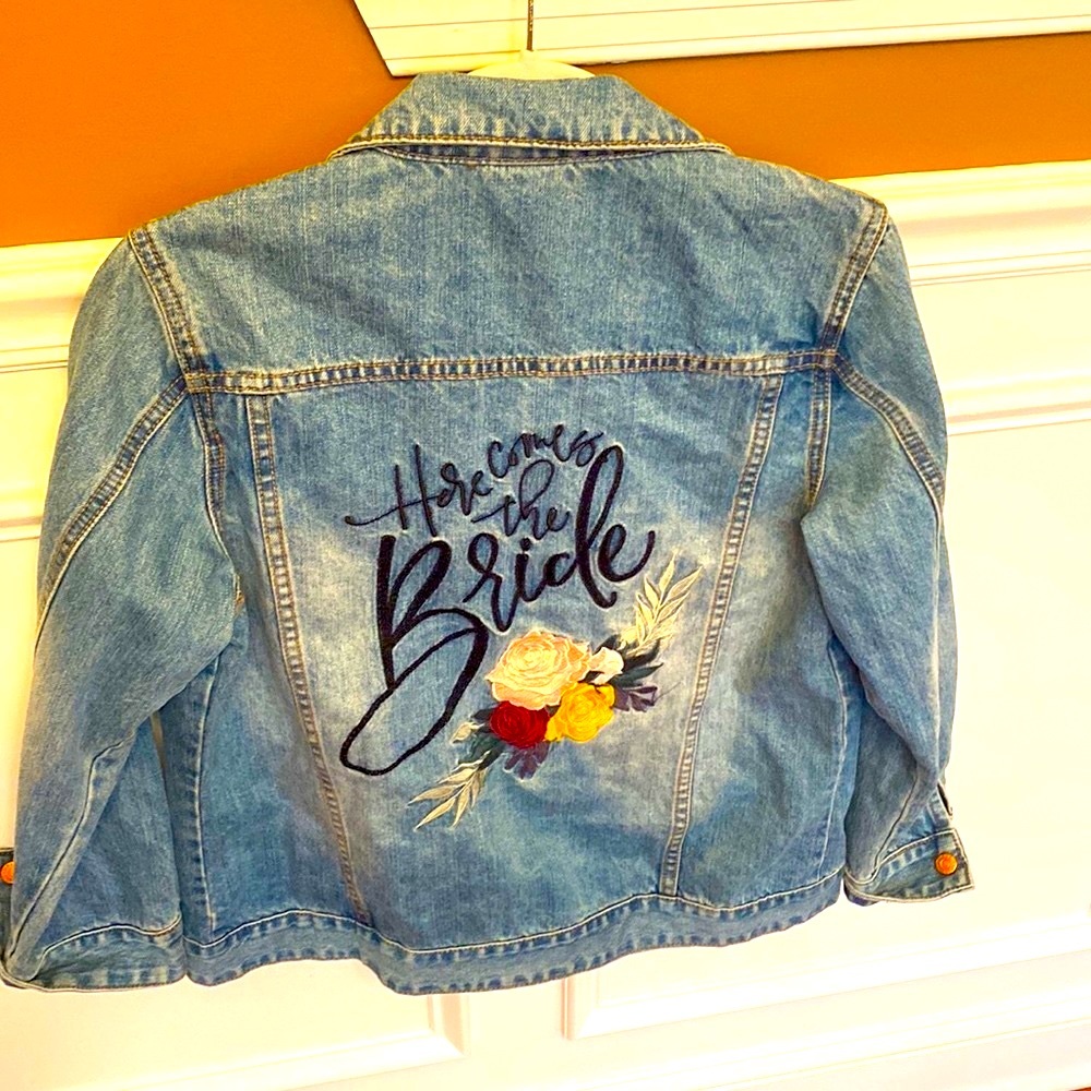 ThreeTwoOne Embroidered Flower Bridal Jean Jacket LIKE NEW - Size Small